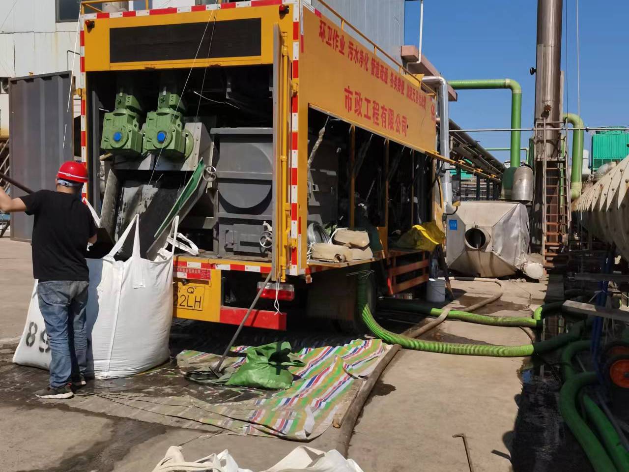 云南淤泥压干处理